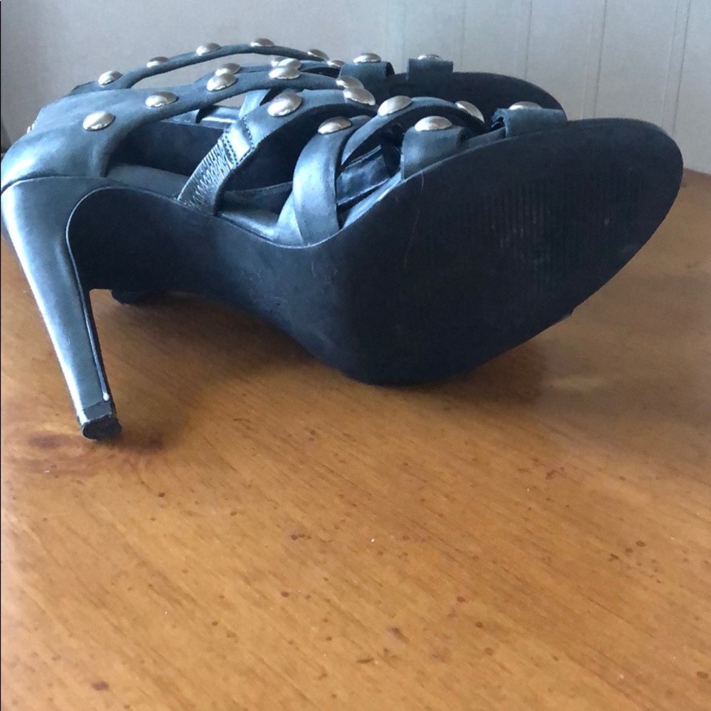 Pumps - Picture 4 of 4